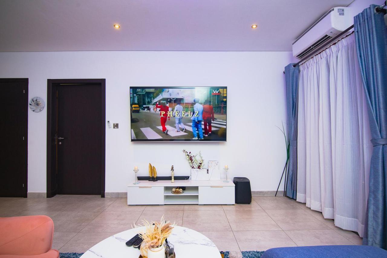 Piano And Gold At The Signature, Tetteh Quarshie Accra Buitenkant foto