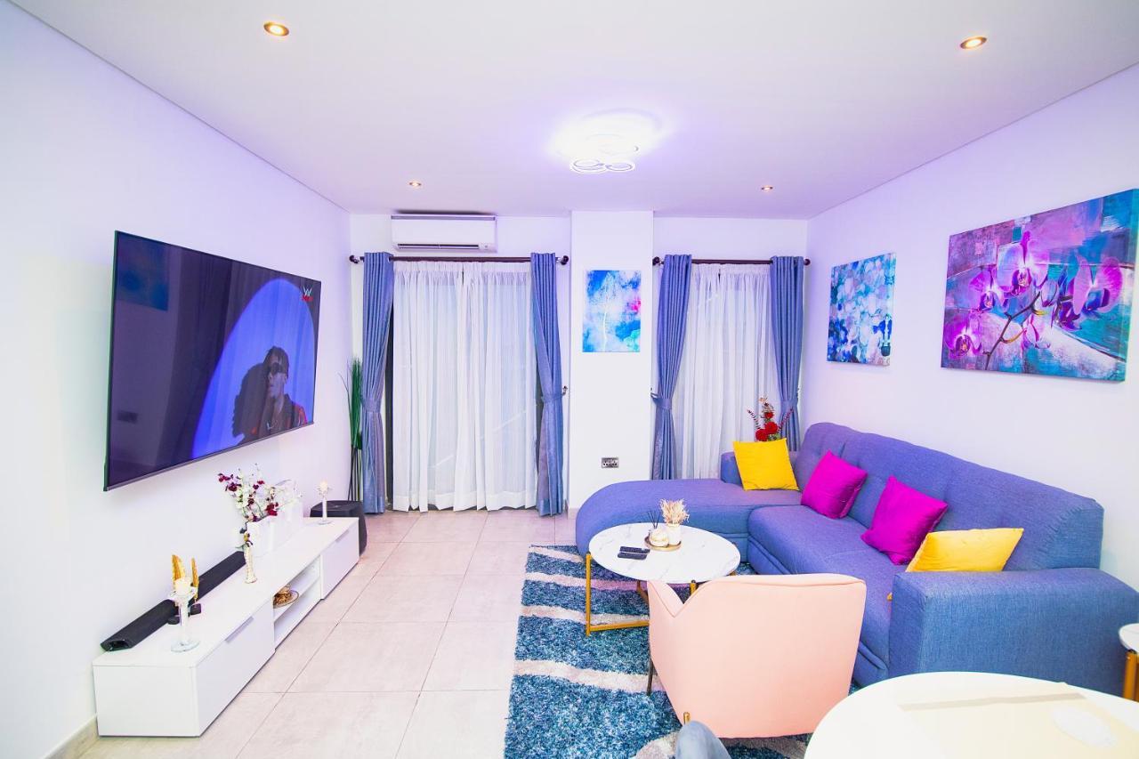 Piano And Gold At The Signature, Tetteh Quarshie Accra Buitenkant foto